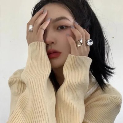新历尽沧桑一美人